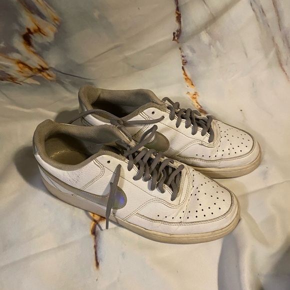 Nike shoes size 9.5 - Picture 2 of 9